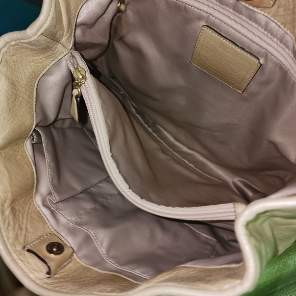 COACH GUC POPPY LEATHER NORTH/SOUTH PUSHLOCK LARGE TOTE BAG - Picture 5 of 16